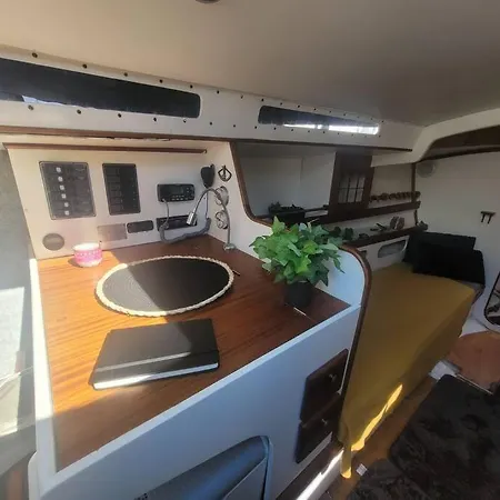 Botel Voilier Flush Poker Saint-Raphael (Var)